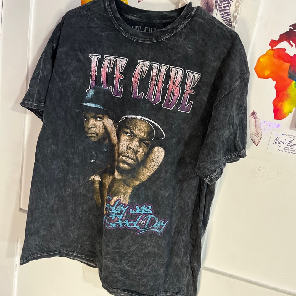 Ice cube distressed Tee XL Short Sleeve.